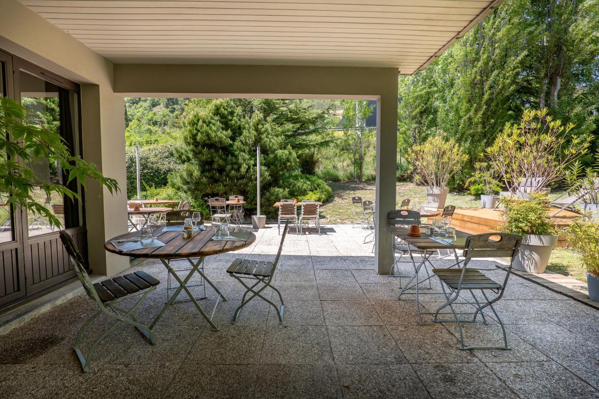 Kyriad Digne-Les-Bains Buitenkant foto